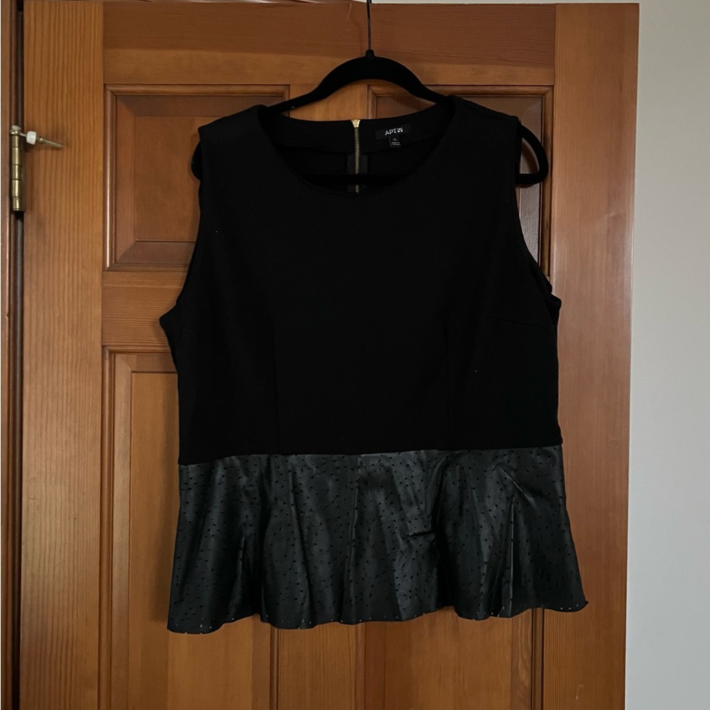 Apt 9 Top size XL